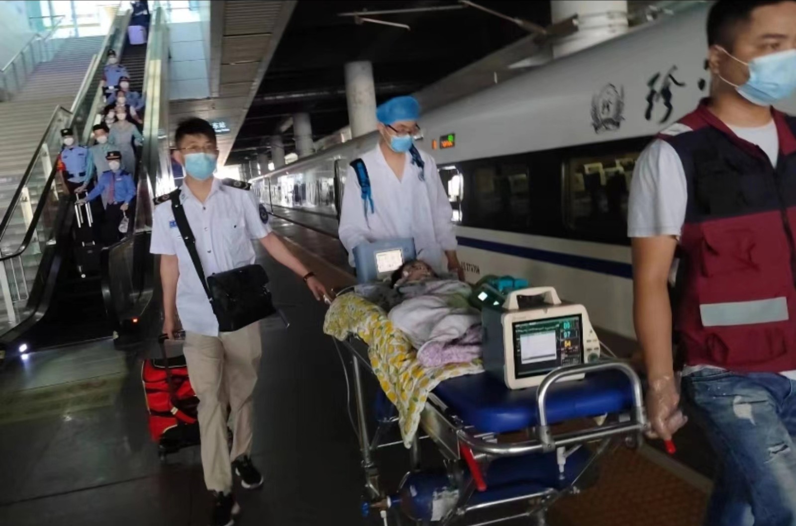 鲁甸县高铁转运公司